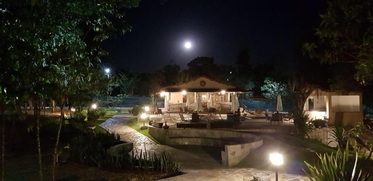 Orla Morada Do Sol Hotel Pirenopolis Exterior photo